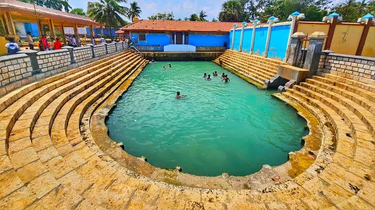 Keerimalai Springs — Freshwater by the sea